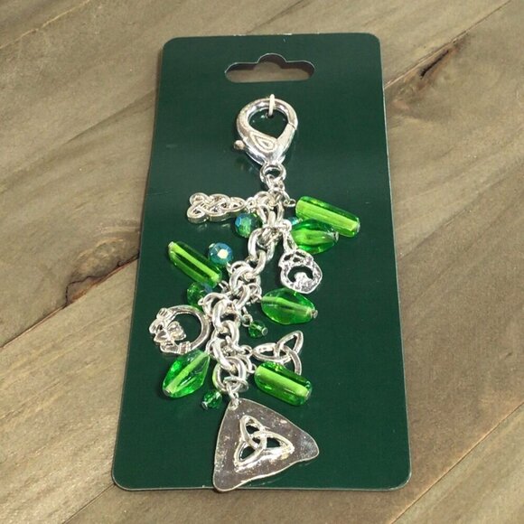 Disney Parks Merch Celtic Knot Keychain Zipper Pull Silver Tone Green Beaded Bra - Picture 1 of 3